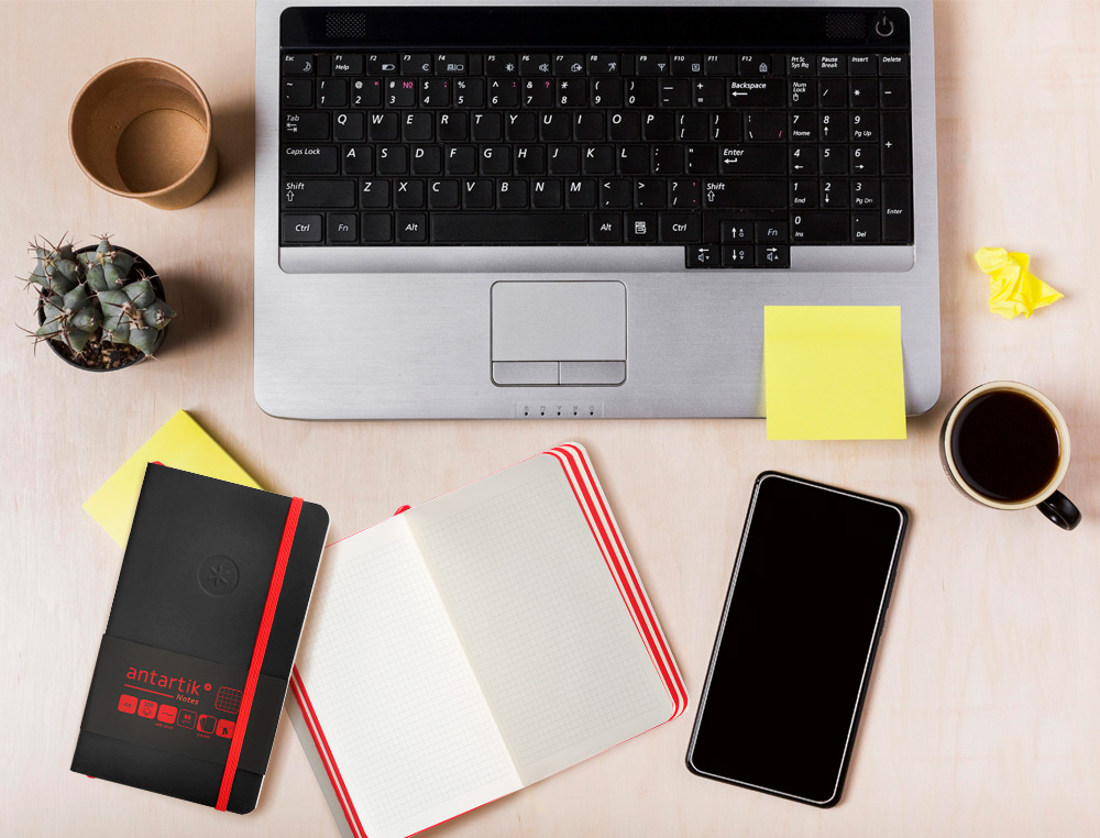 CUADERNO CON GOMILLA ANTARTIK NOTES TAPA BLANDA A6 CUADRICULA NEGRO Y ROJO 100 HOJAS 80 GR FSC